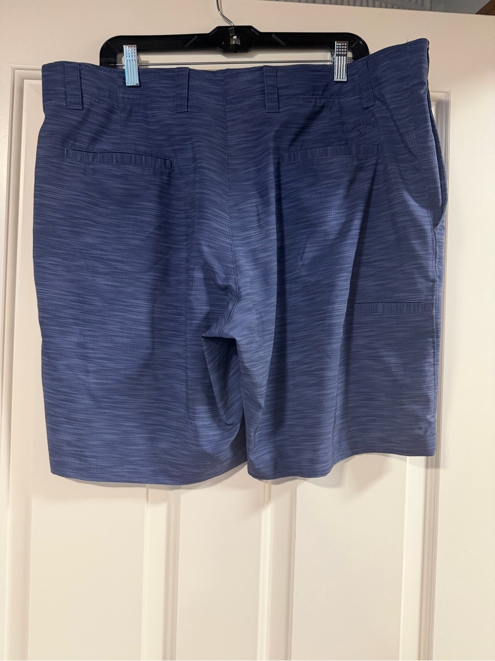 Callaway Golf Performance Shorts - Size 40 - Picture 2 of 6